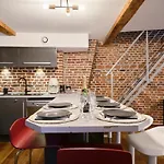 Duplex Rue Royale, Rooftop, Balnéo *