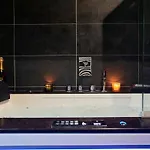 Duplex Rue Royale, Rooftop, Balnéo Appartamento