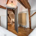 Duplex Rue Royale, Rooftop, Balnéo *