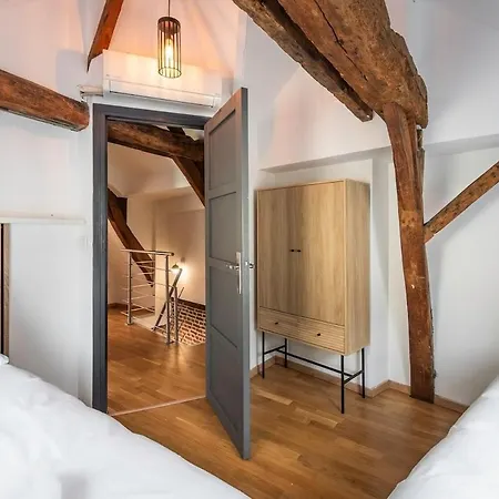 Duplex Rue Royale, Rooftop, Balneo *