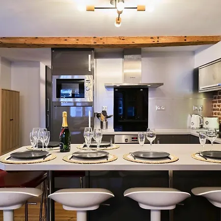 Duplex Rue Royale, Rooftop, Balneo Apartment