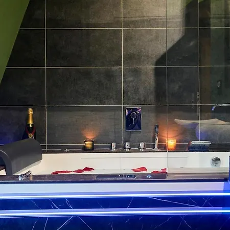 Duplex Rue Royale, Rooftop, Balneo Lille