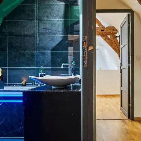 Duplex Rue Royale, Rooftop, Balneo *