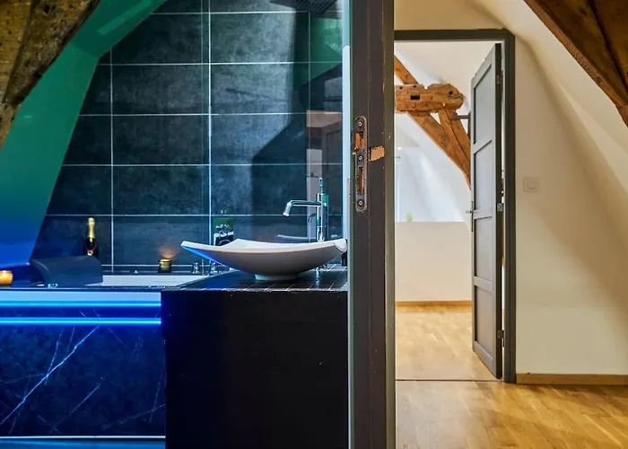 Duplex Rue Royale, Rooftop, Balneo *